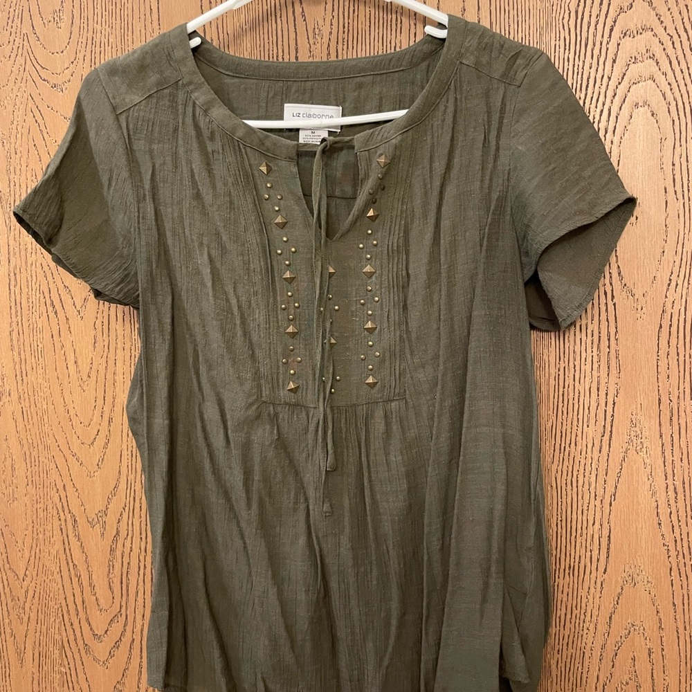 Liz Claiborne light womens top, army green with metal studs